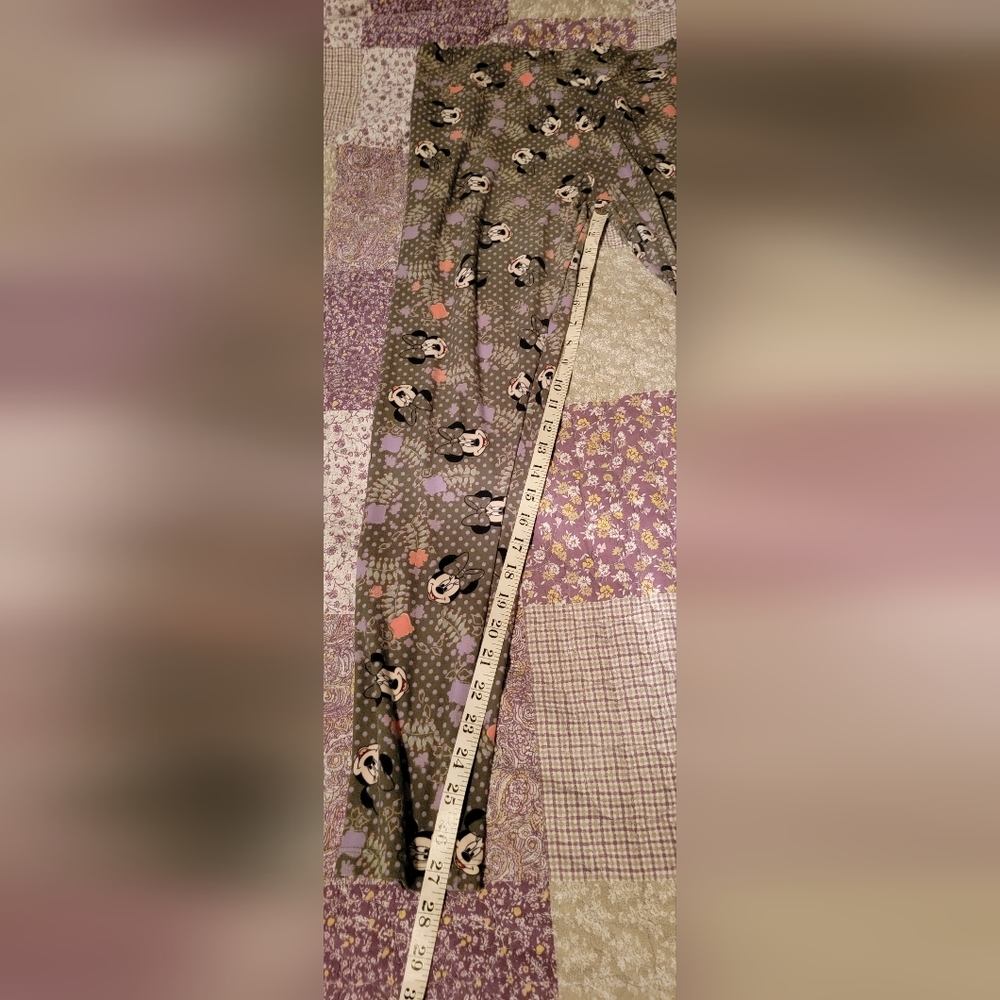 LULAROE Disney, Minnie, Tall & Curvy Leggings, (12-22) Pre-owned - Picture 3 of 7